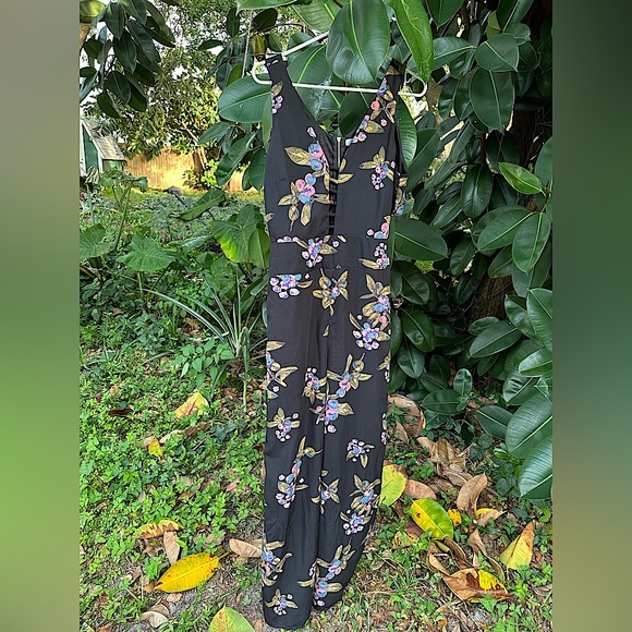 Abbeline | 🌸 Floral Jumpsuit with Cutouts - Picture 1 of 6